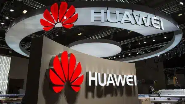 “Huawei smartphone with premium design and advanced camera technology”