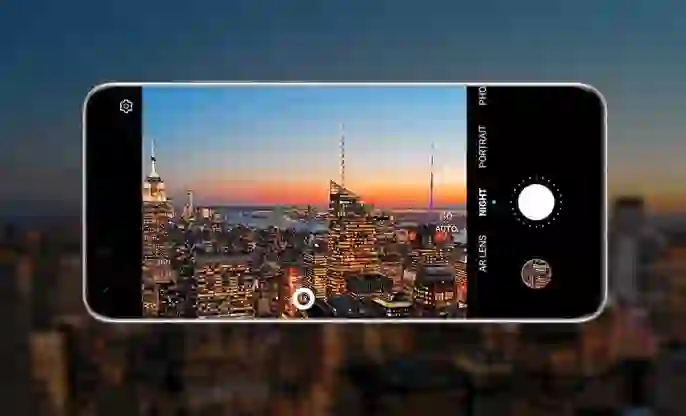 “Huawei smartphone with premium design and advanced camera technology”