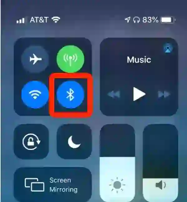 “Bluetooth pairing process on Android and iPhone smartphones”